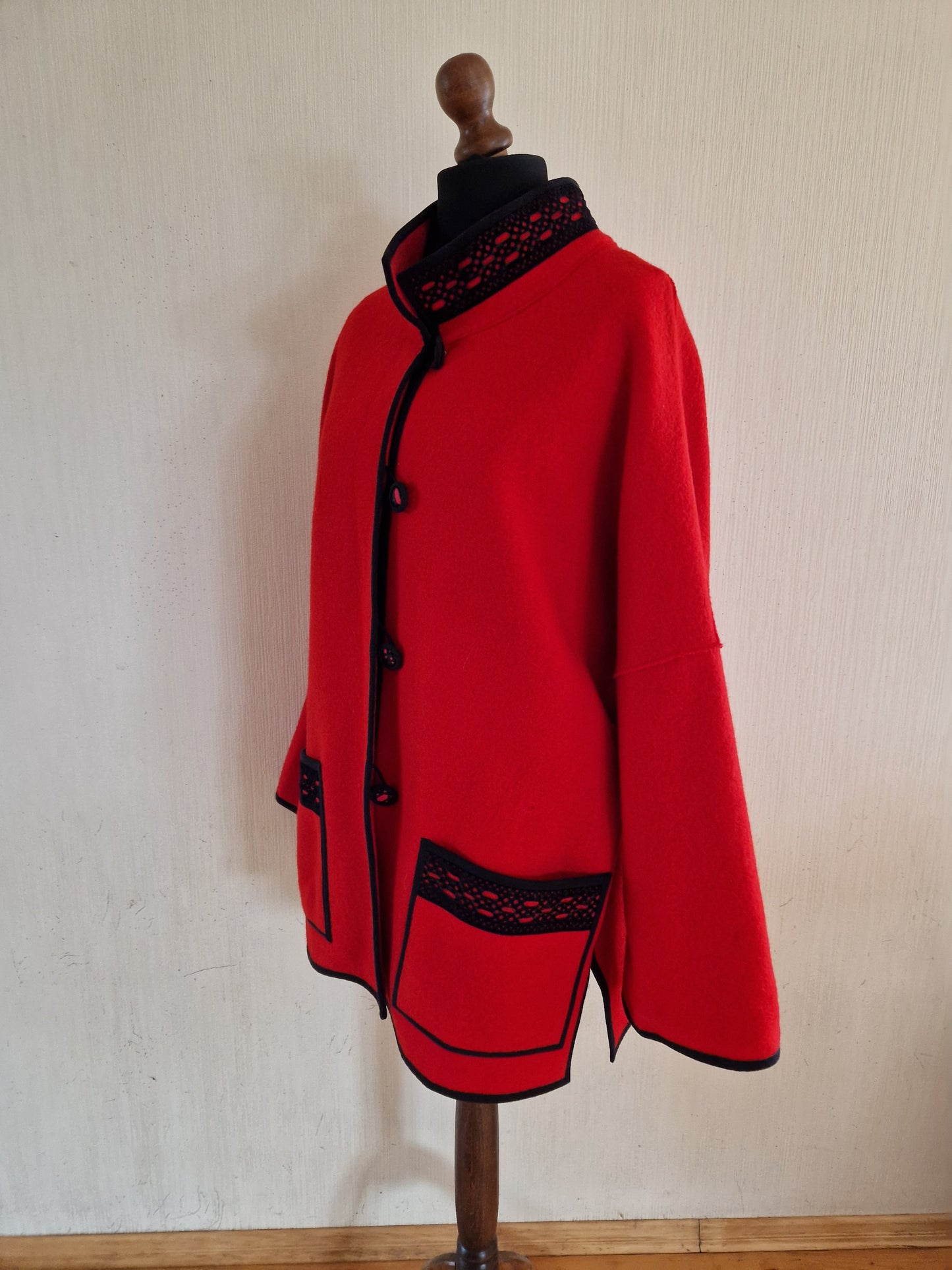 Vintage UNICA Fashion from Finland Red Womens Wool Thick Jacket Size Medium