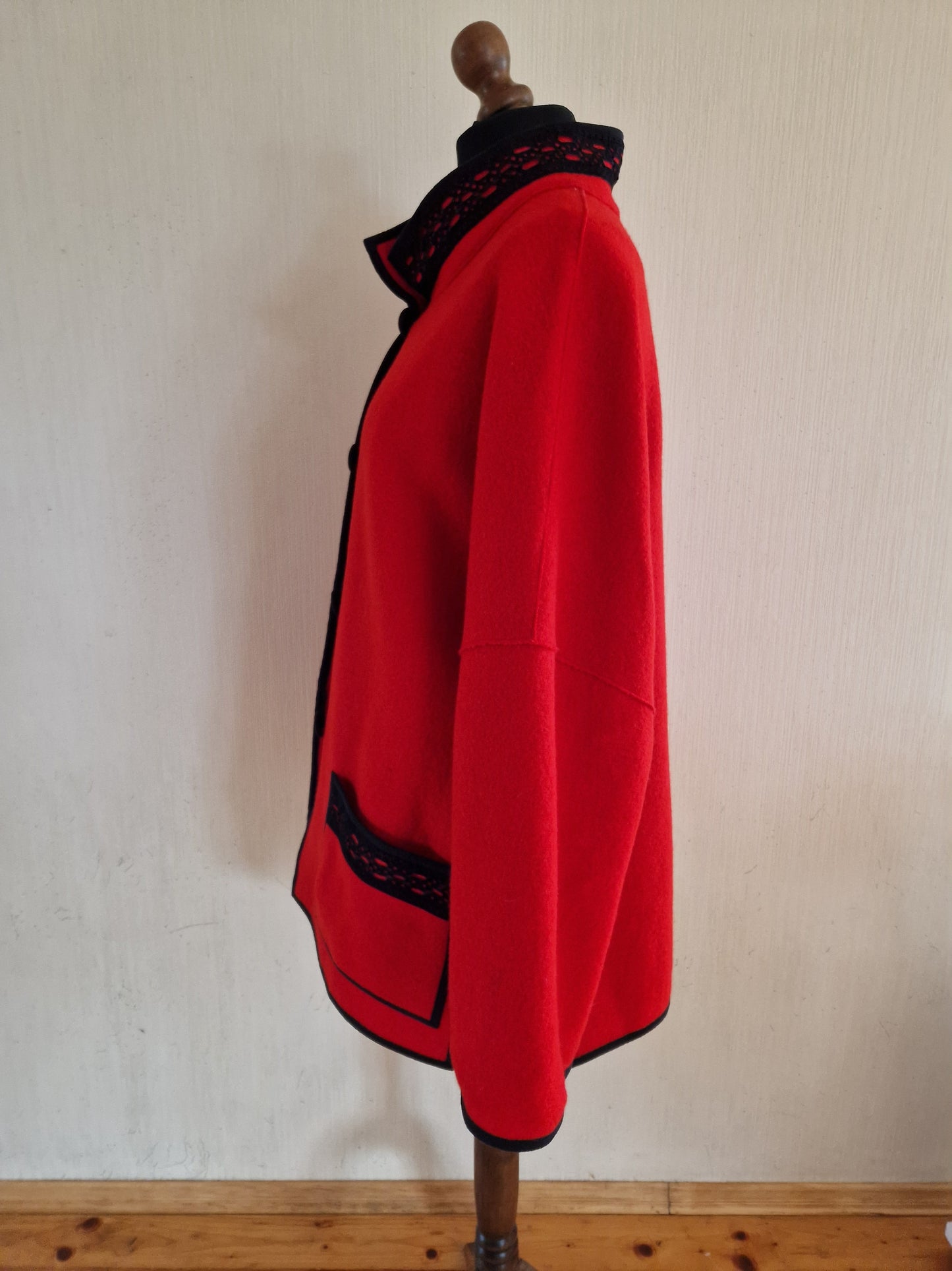 Vintage UNICA Fashion from Finland Red Womens Wool Thick Jacket Size Medium